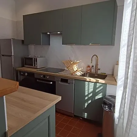 Hypercentre, Coquet En Rez-de-chaussee Apartament